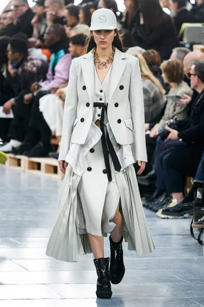 Look 27